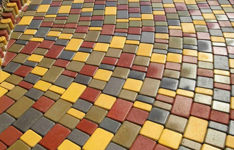 Як укладати тротуарну плитку?