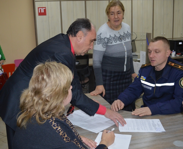 Представники Ковельського МРВ ДСНС України у Волинській області надали фахову консультацію працівникам ЦНАПу