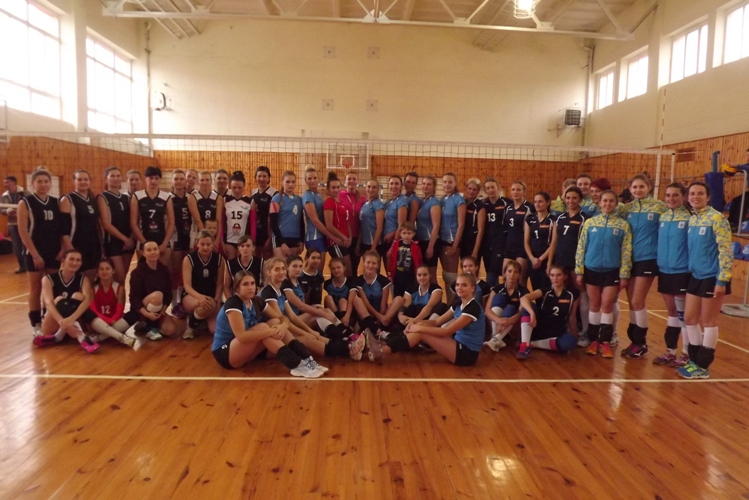 У Ковель на жіночий турнір з волейболу прибули команди з Луцька, Львова та білоруського Кобрина