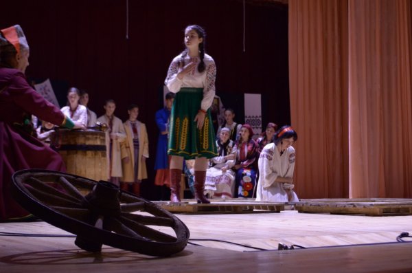 Аматорський театр-студія «10 ряд 10 місце» представив ковельчанам виставу «Несказане лишилось несказанним»