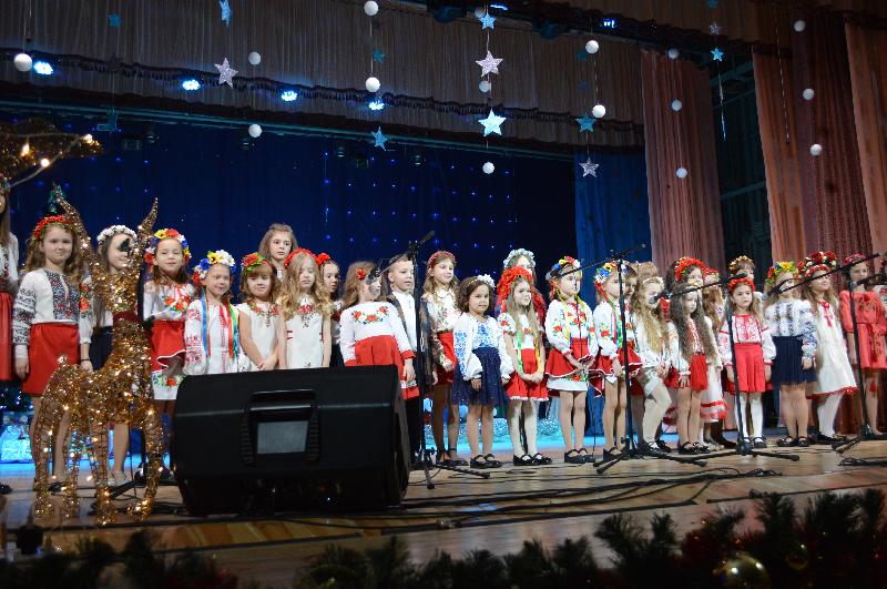 Бережемо традиції: зразкова дитяча студія естрадного співу «Надія» запрошує на різдвяний концерт