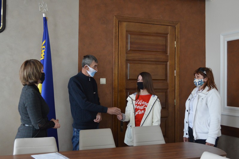 Ковельчанка отримала ключі від однокімнатної квартири