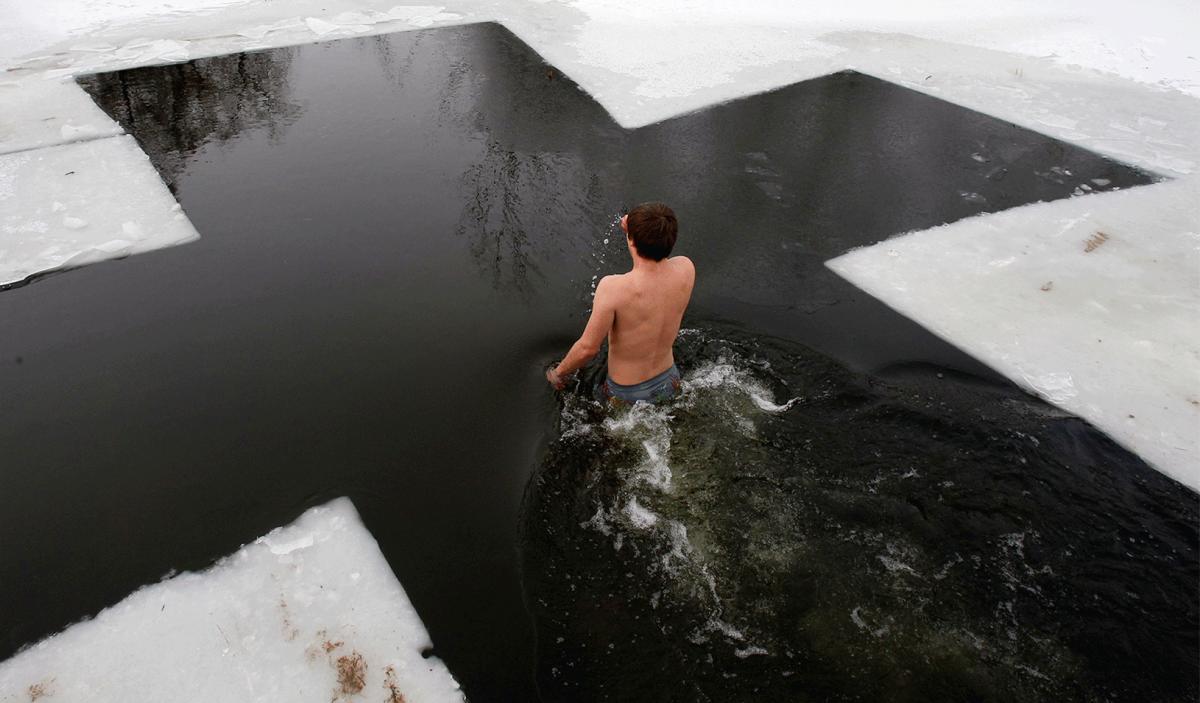 Українцям розказали, як правильно підготуватися до купання на Водохреща