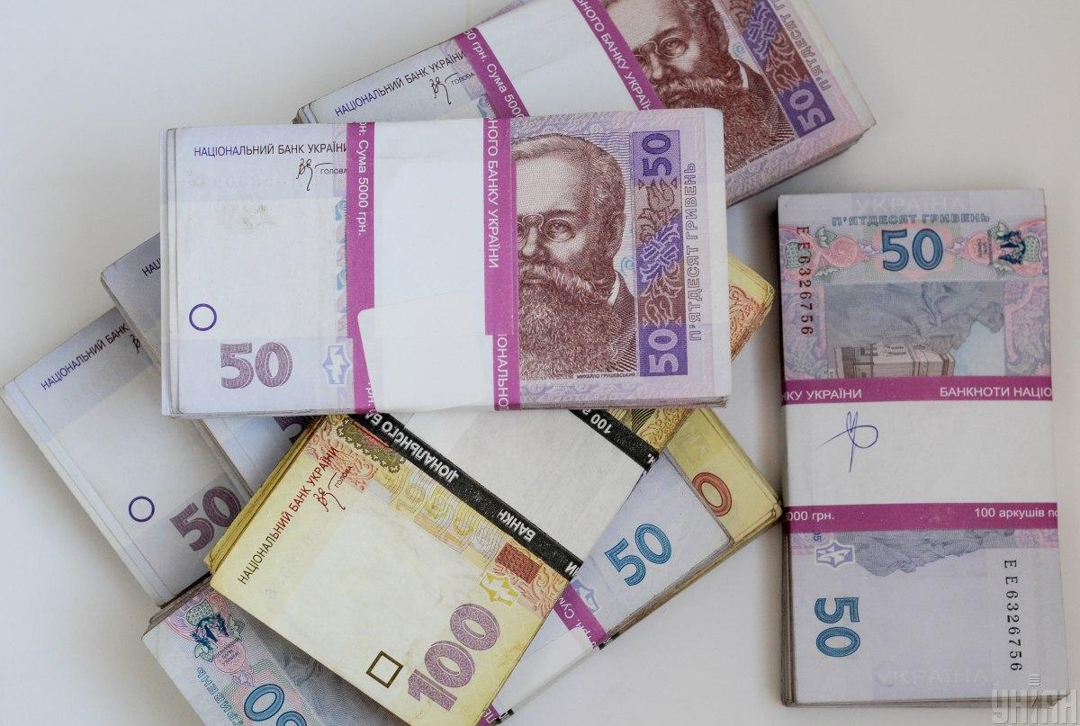 Зарплати в “конвертах” та інші тіньові схеми: названо суму удару по Україні